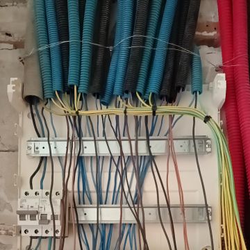 LAFRAN - eletrica - Seixal - Switch and Outlet Repair