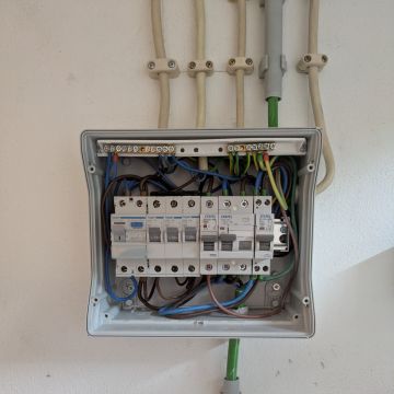 Volts reparações eletricas - Seixal - Instalación de lámparas