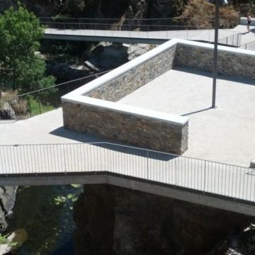 Consciente & Consistente - Seixal - Stein- oder Fliesenboden verlegen