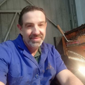 Osvaldo Fernandes Afinador de Piano/Piano tuner Algarve - Olhão - Reparação e Assist. Técnica de Equipamentos