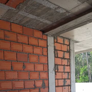 Reginaldo - Guimarães - Interior Wall Addition