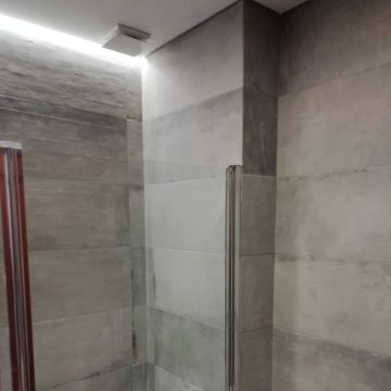 Kleber Santana - Amadora - Stein- oder Fliesenboden verlegen