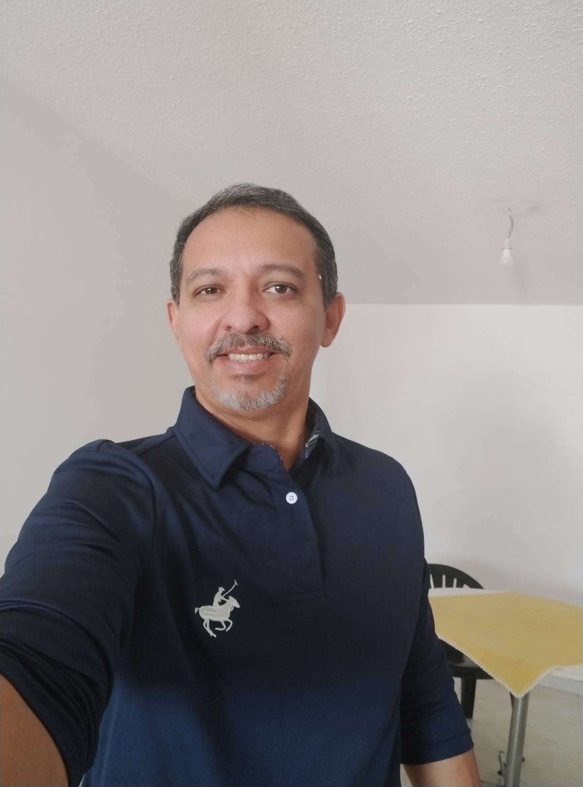 Francisco - Loures - Stein- oder Fliesenboden verlegen