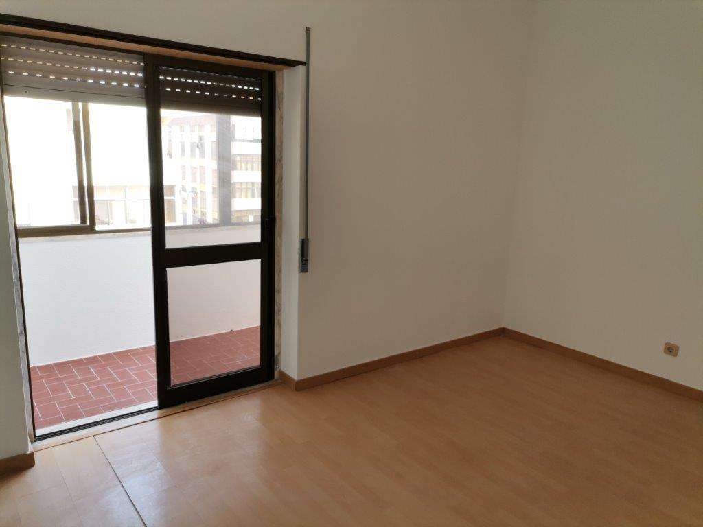 Vall Solutions - Sintra - Move-in or Move-out Cleaning