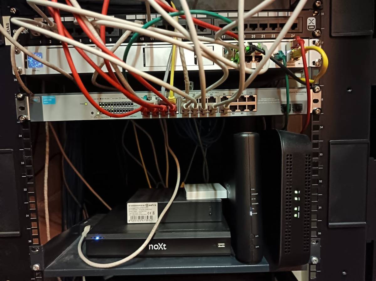 Weare Ops Serviços & Tecnologia - Braga - Instalação e Configuração de Router