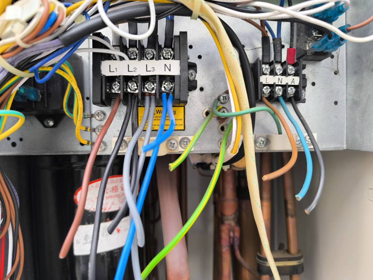 Reeobot - Alcobaça - Eletricistas