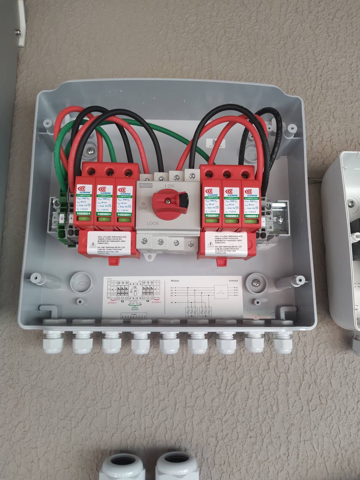 Reeobot - Alcobaça - Instalação de Interruptores e Tomadas