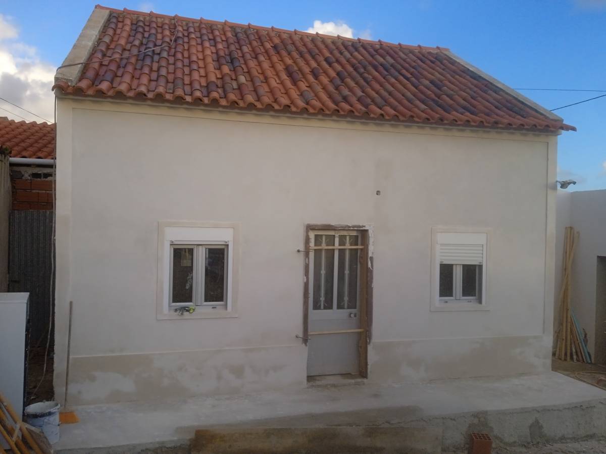 Fabiano - Caldas da Rainha - Stone or Tile Flooring Installation