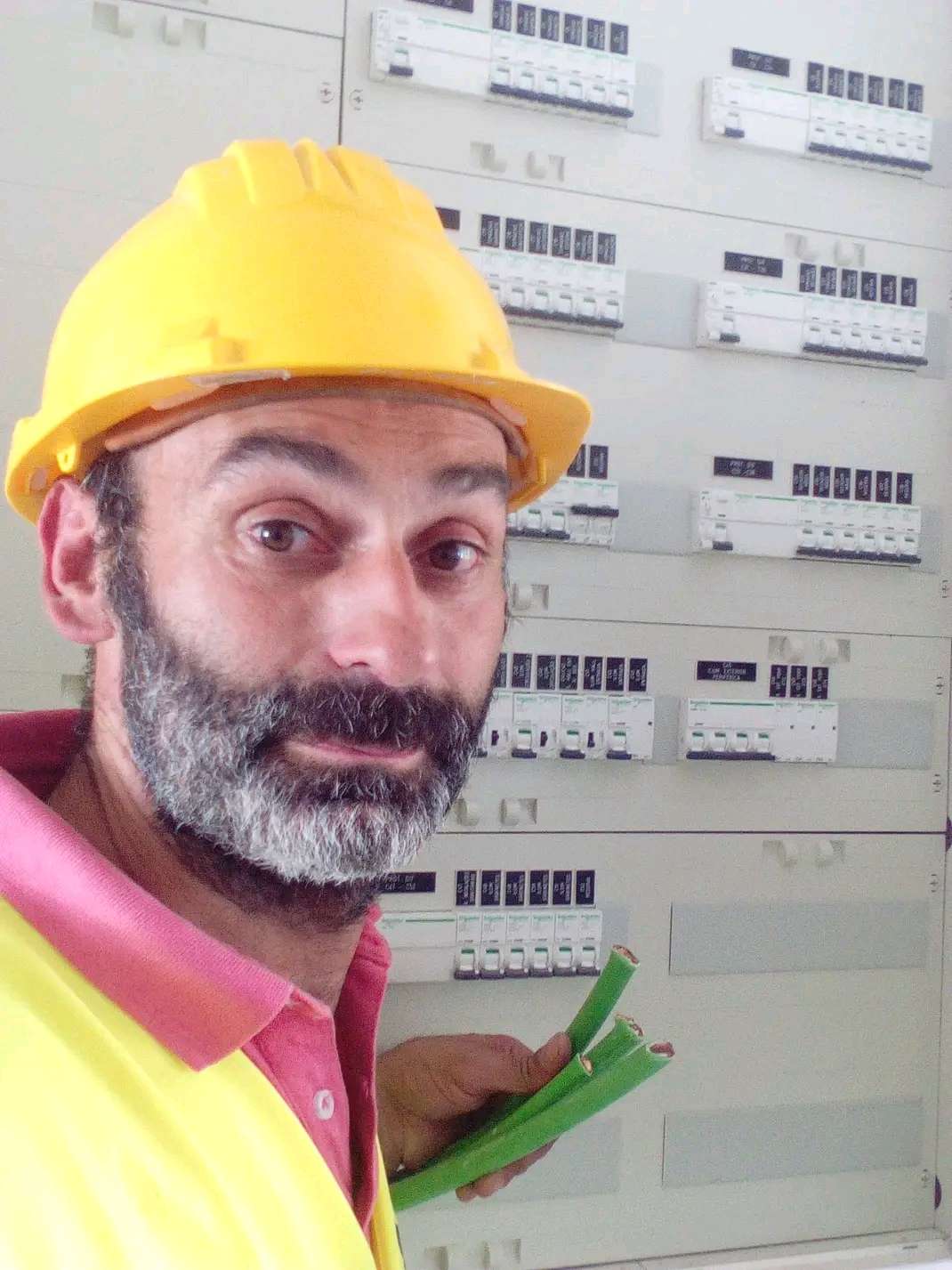 Eletricidade 24/7 - Setúbal - Elektrogeräte montieren