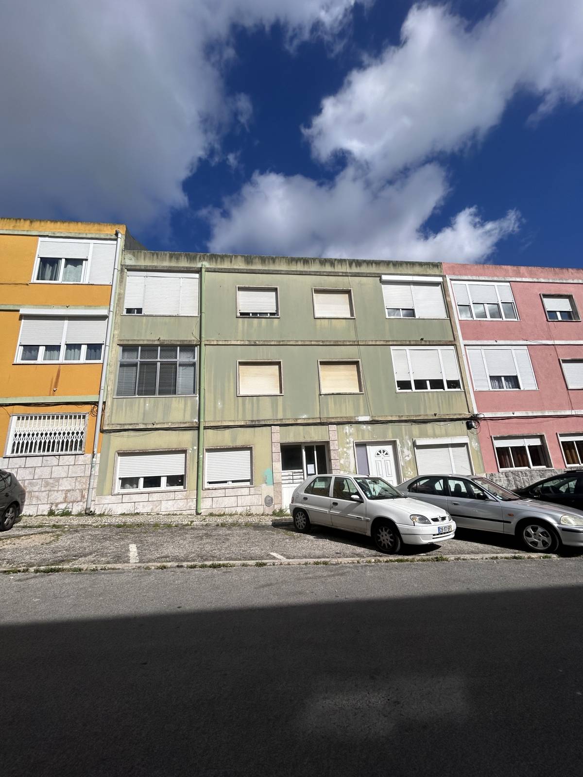 Rafael Conceição - Odivelas - Colocação de Rodapés