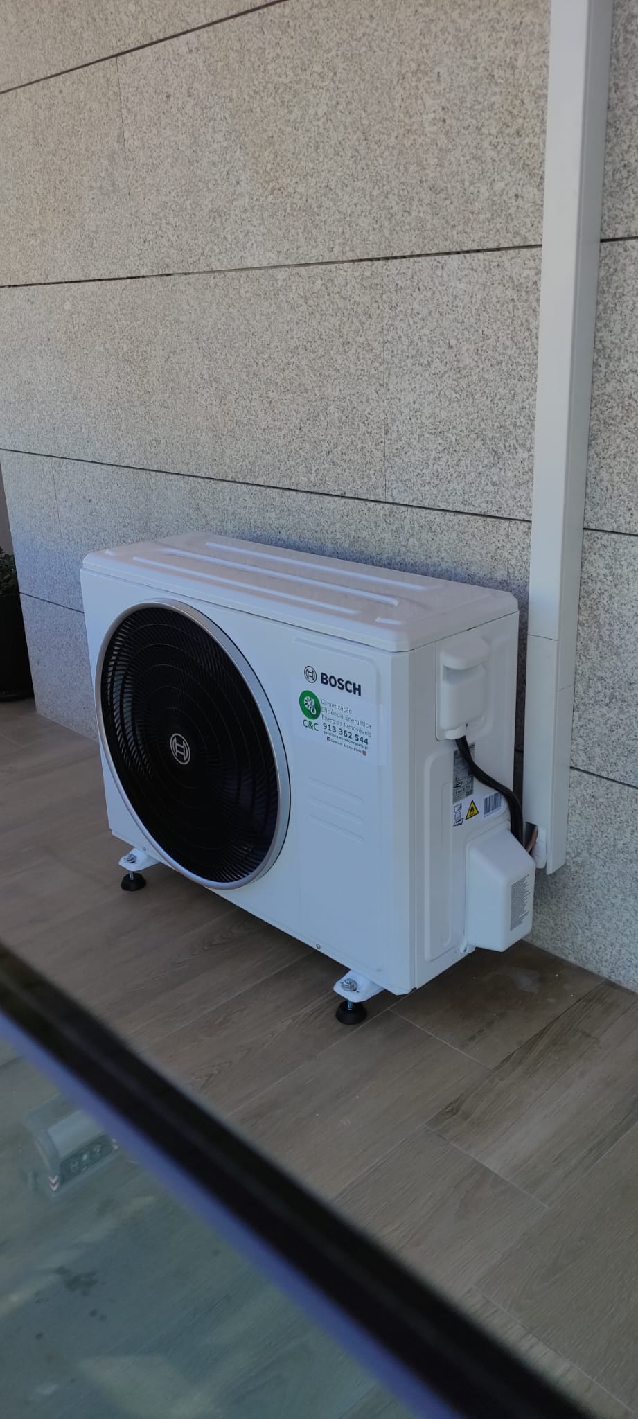 Comum e Completo, unipessoal, LDA - Guimarães - Instalação ou Substituição de Tubagem de Ventilação