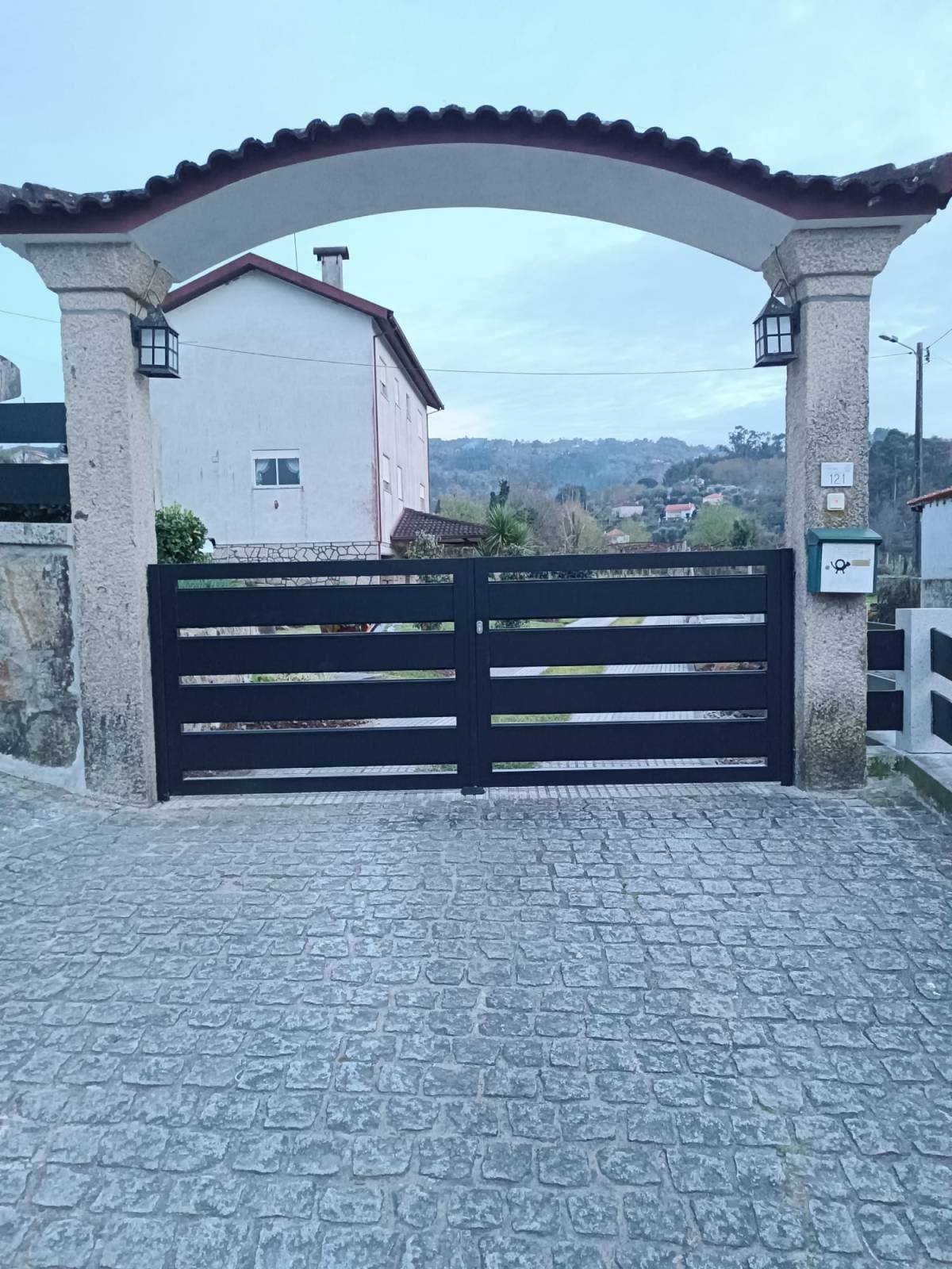 Caixilharia Almeida Esteves - Ponte da Barca - Installation ou rénovation de garde-corps