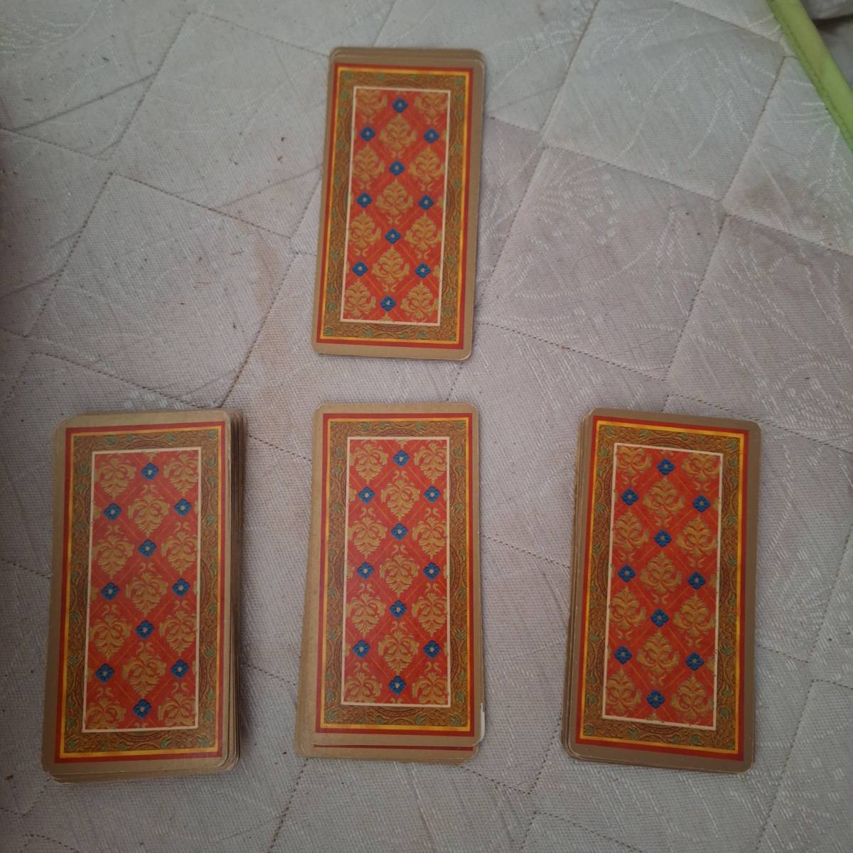 Ive de yok - Amadora - Tarot Card Reader Entertainment