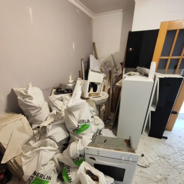 CLYON - Seixal - Enlèvement de déchets et de gravats