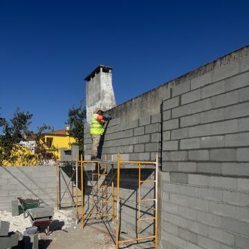 Oliveiras Remodelação - Rio Maior - Innenwand einbauen