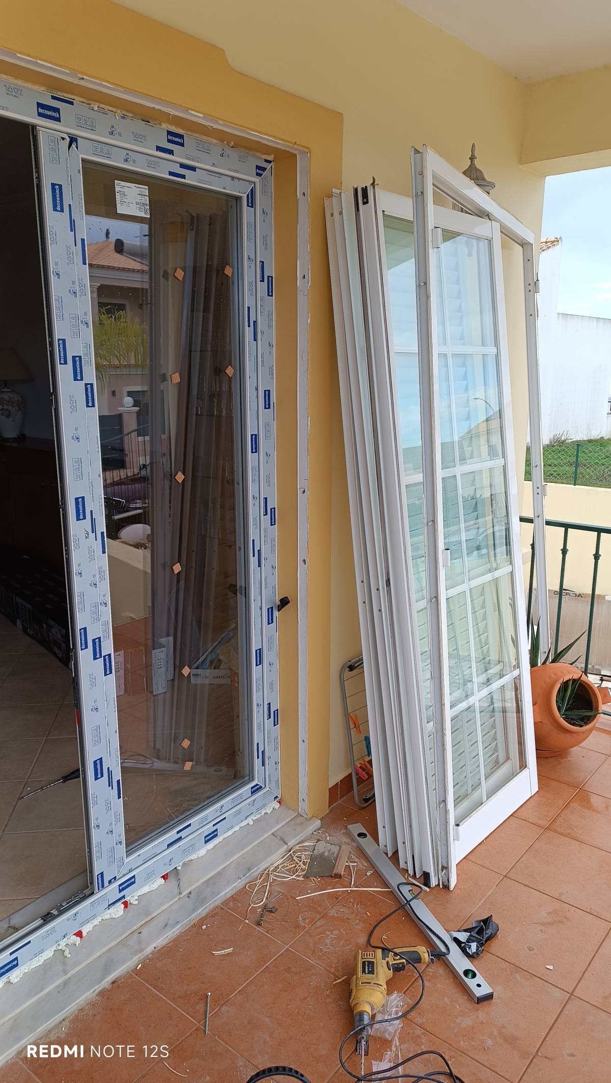 Cláudio luiz Paula - Albufeira - Instalação de Alcatifa