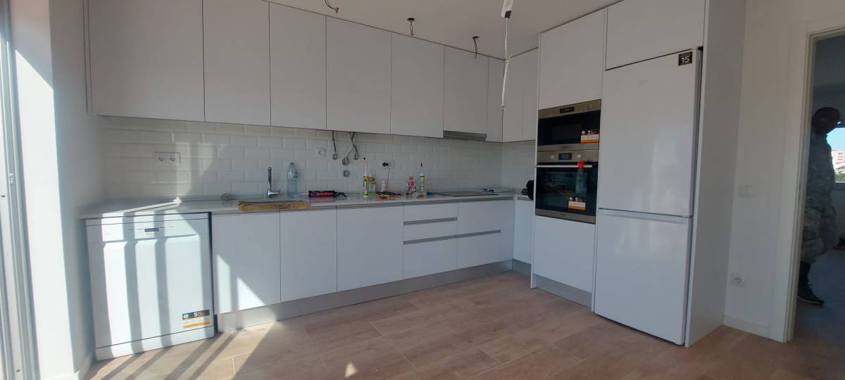 Carpintaria e serviços de  remodelação cozinha casa de banho e roupeiros - Cascais - Manutenção ou Reparação de Frigorífico