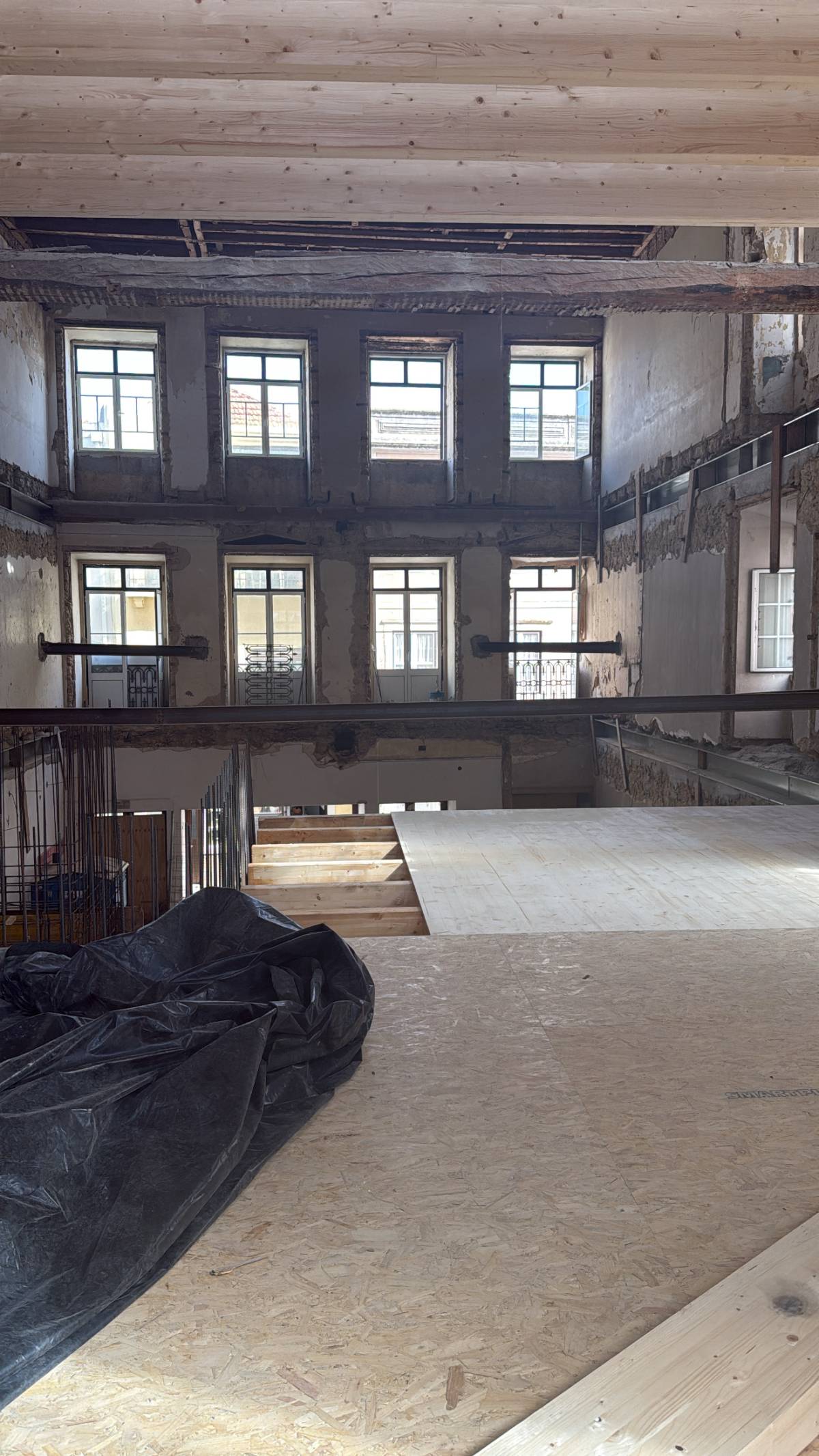Engenharia Civil e Arquitetura - Aveiro - Reparação e Texturização de Paredes de Pladur