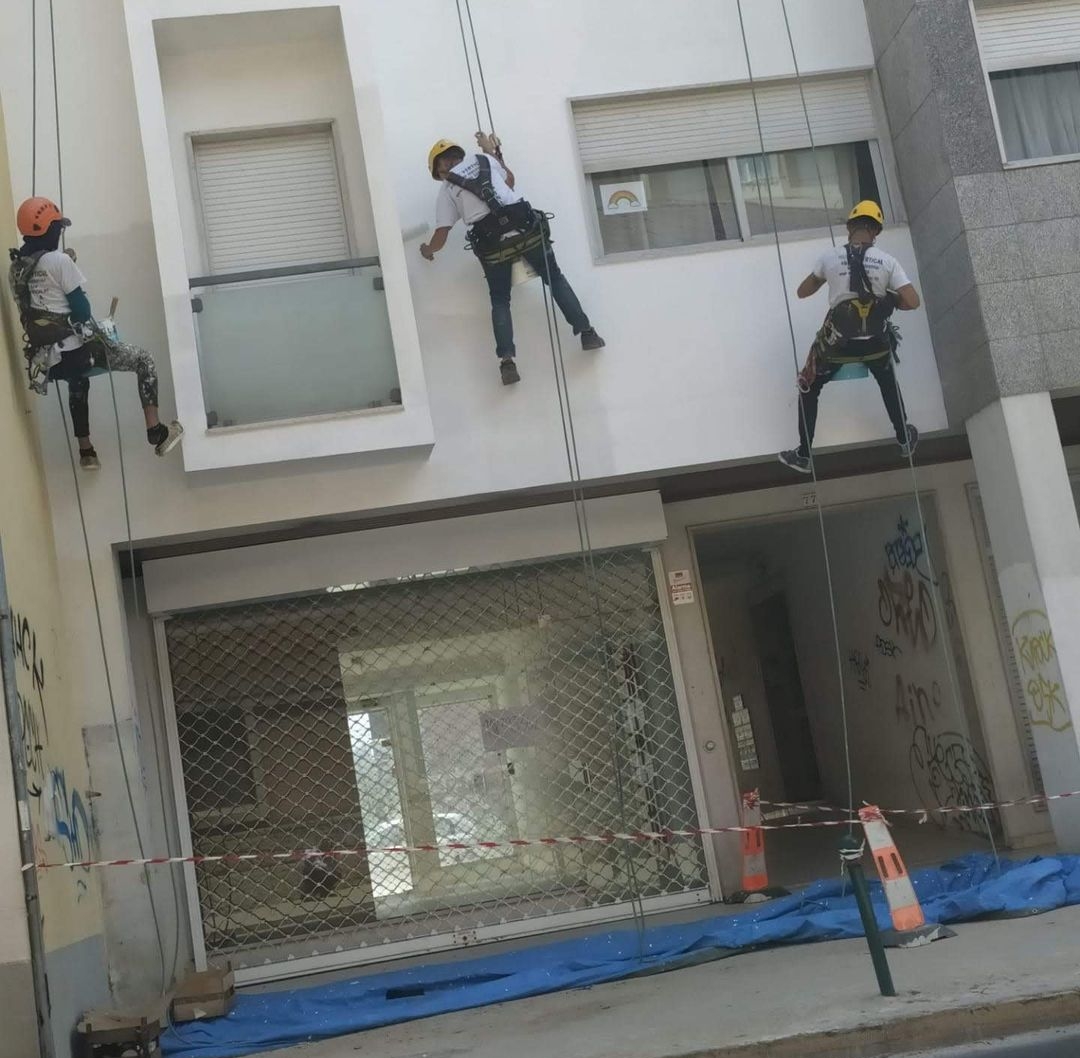 Howds - Lisboa - Gutter Cleaning and Maintenance