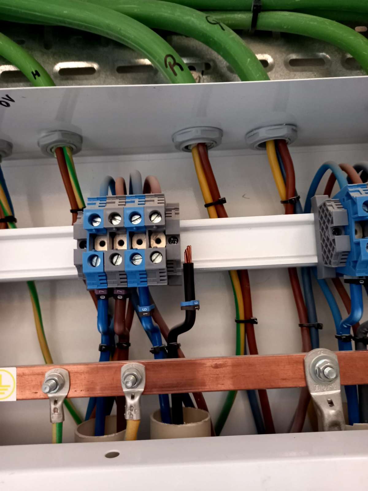 Luís - Alcochete - Fan Installation