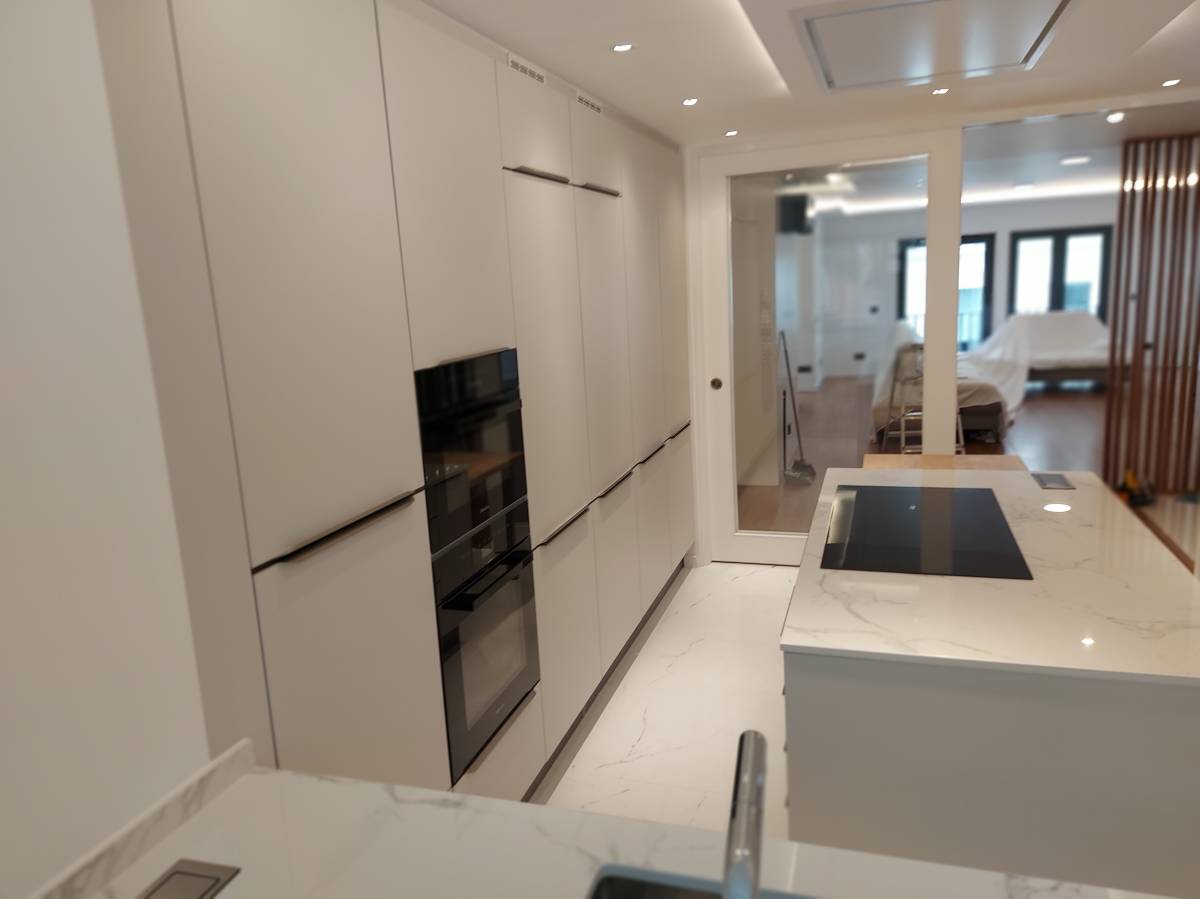 Carpintaria e serviços de  remodelação cozinha casa de banho e roupeiros - Cascais - Remoção de Amianto