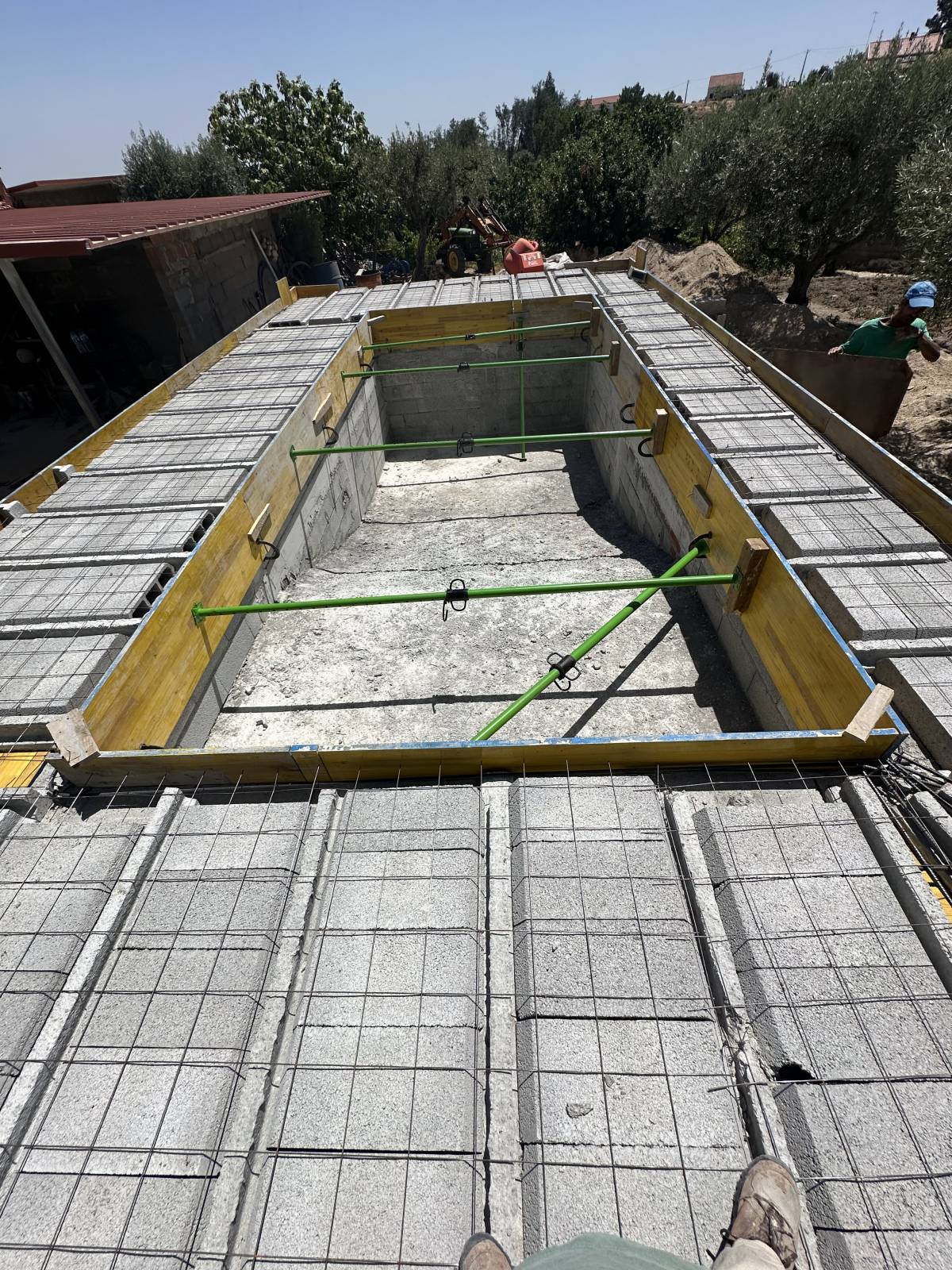 Construções Rodrigues - Castelo Branco - Instalação de Escadas