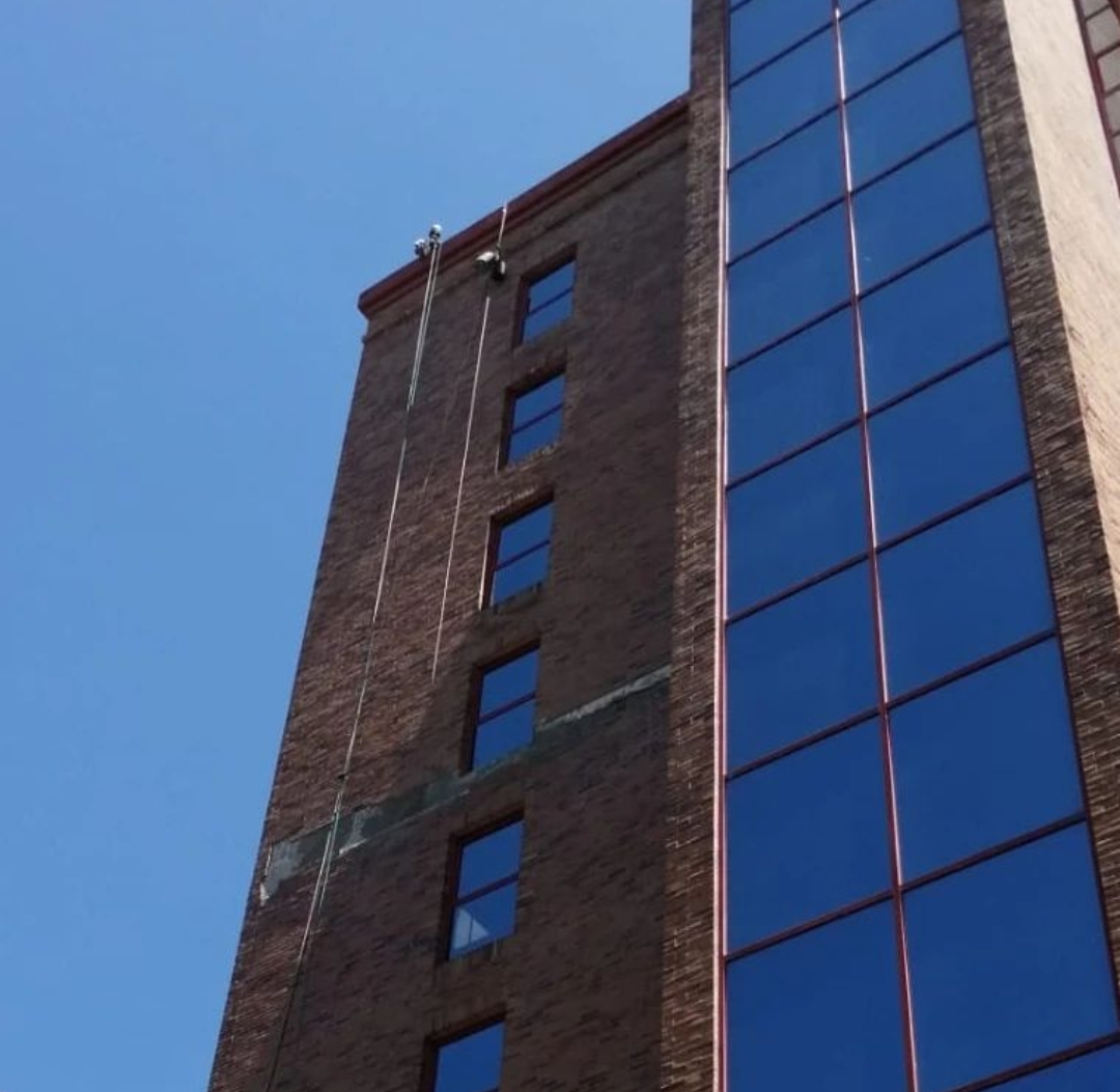 Howds - Lisboa - Construction and Building Services