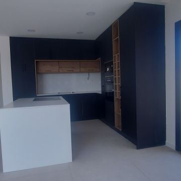 Carpintaria e serviços de  remodelação cozinha casa de banho e roupeiros - Cascais - Montagem de TV