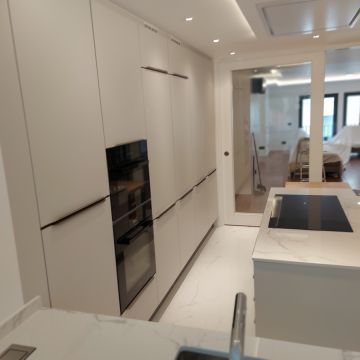 Carpintaria e serviços de  remodelação cozinha casa de banho e roupeiros - Cascais - Remoção de Amianto