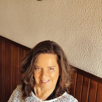Simone - Alcobaça - Hebrew Translation