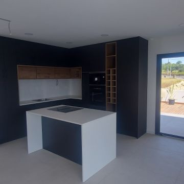 Carpintaria e serviços de  remodelação cozinha casa de banho e roupeiros - Cascais - Construção de Casa Nova