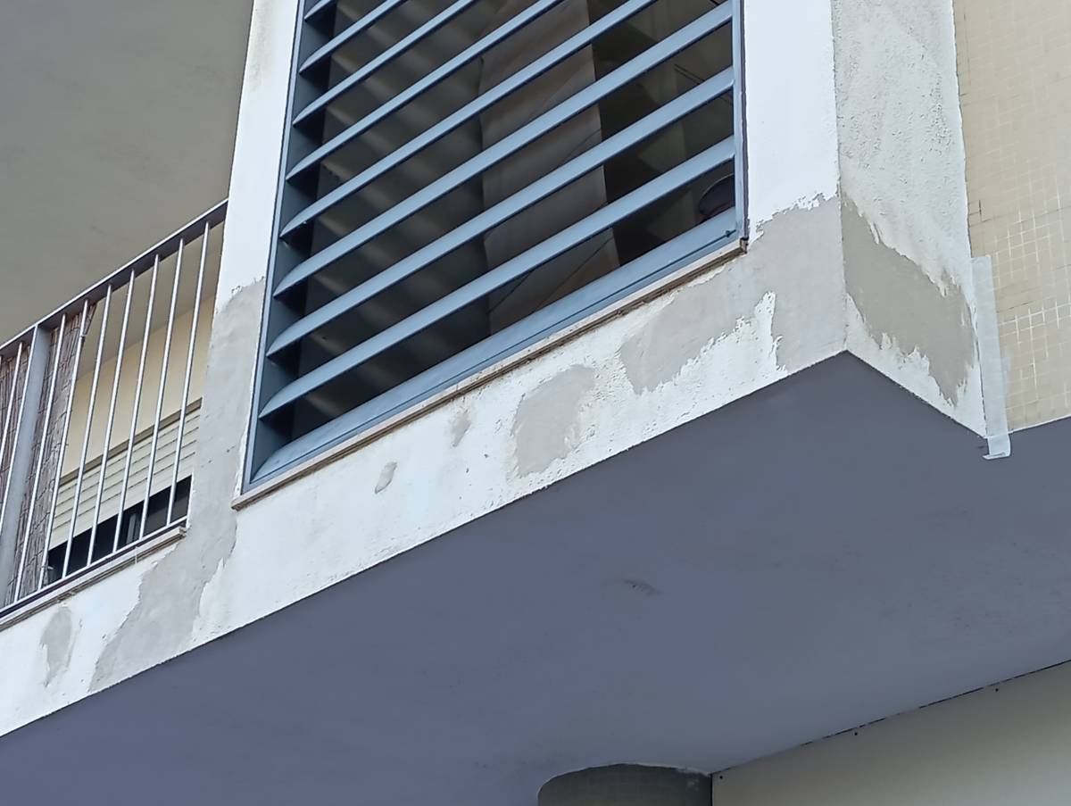 Linhares - Almada - Interior Wall Addition