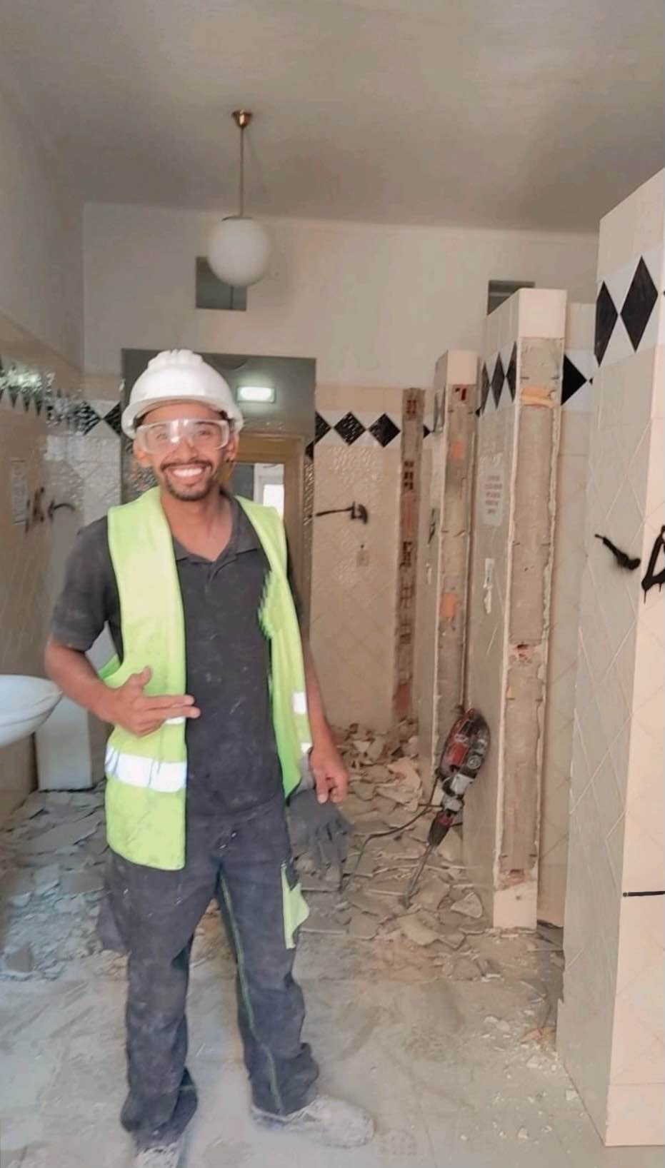 Costa entulho e demolições - Almada - Limpeza de Persianas