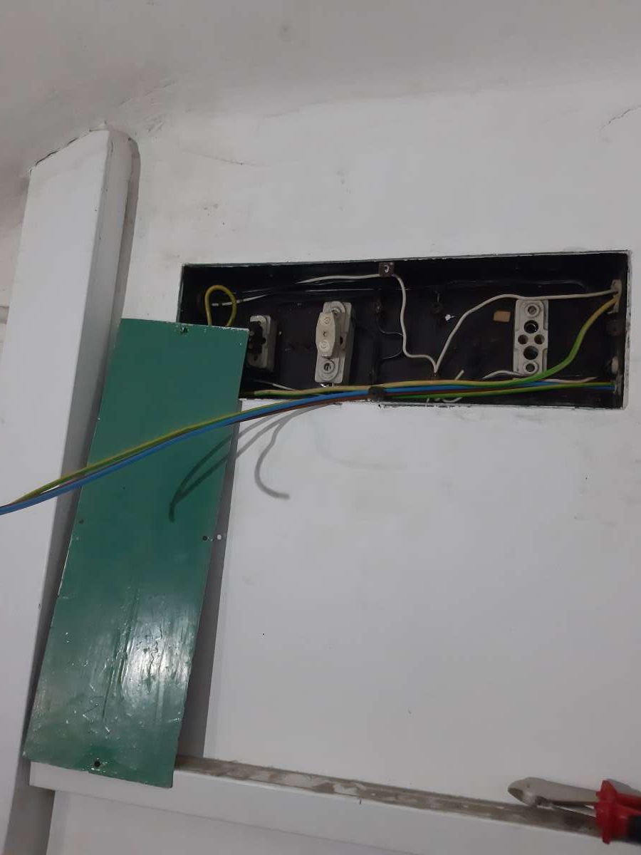 Vandirlei Brito - Sintra - Problemas Elétricos e de Cabos