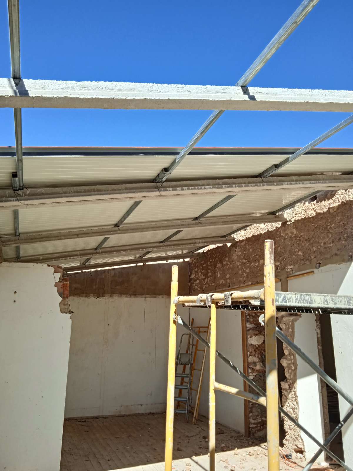 JVL Remodelação construção Pintura - Olhão - Roof Installation or Replacement