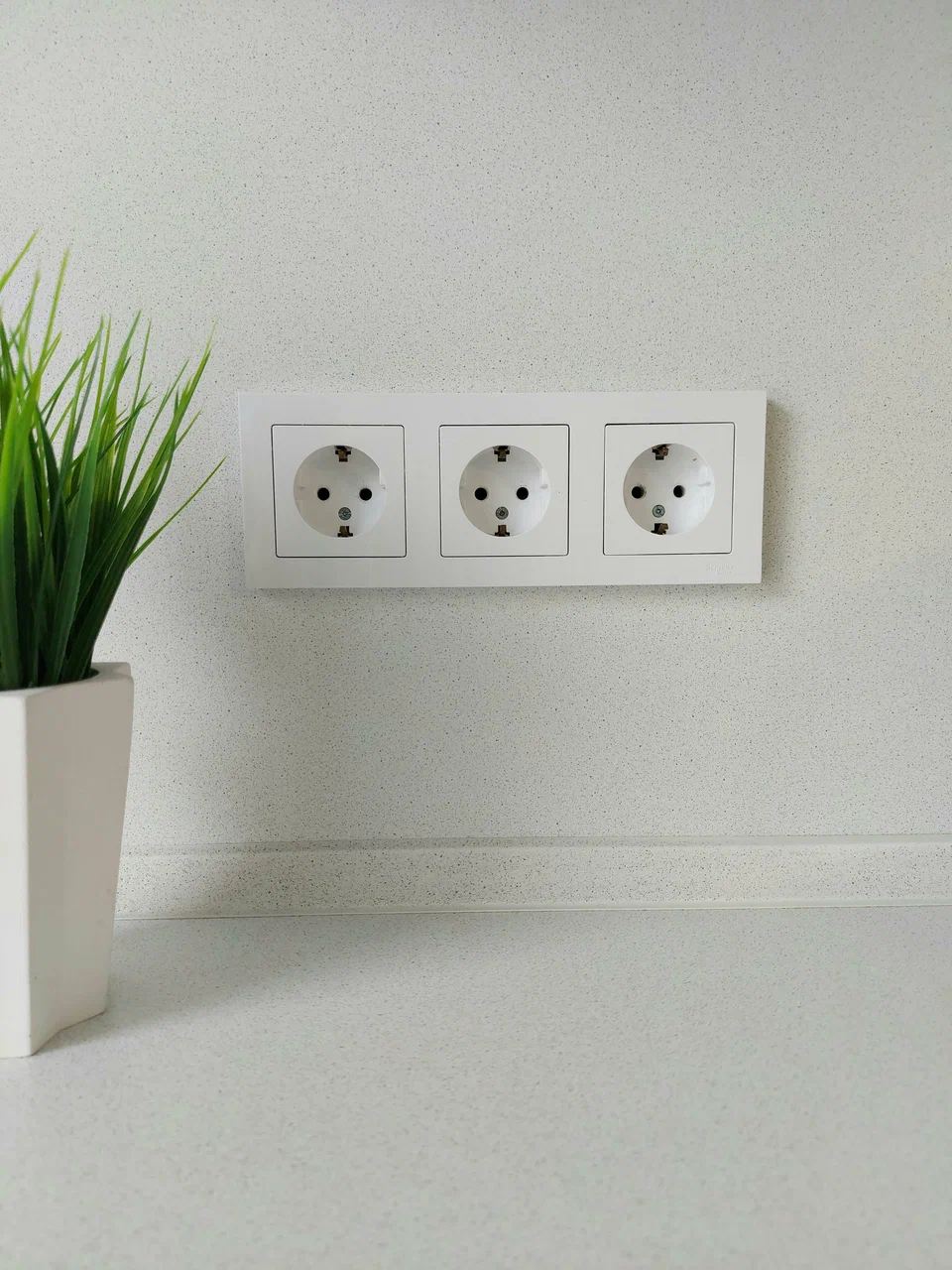 EletricistaPro - Dmytro - Santarém - Fan Installation
