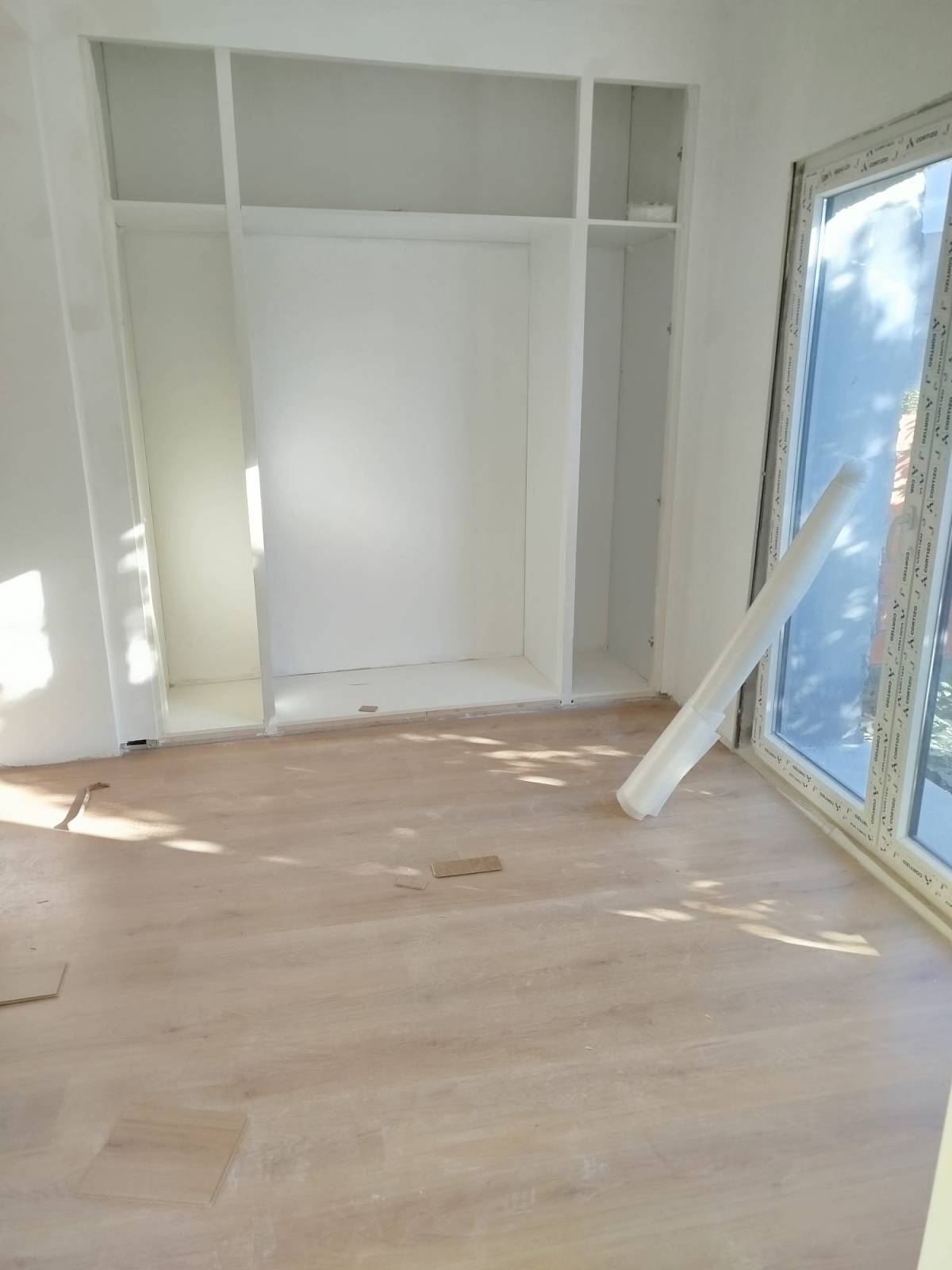 CVRemodelações - Leiria - Trockenbau reparieren und Oberflächenstruktur geben