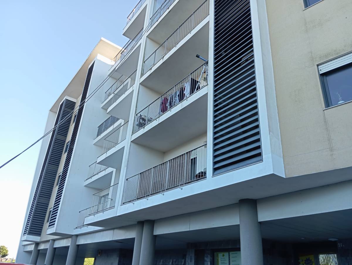 Linhares - Almada - Exterior Painting