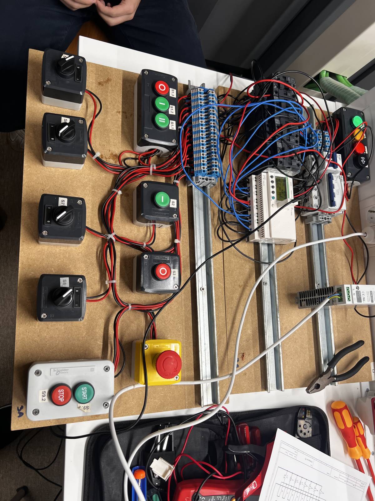 Energia Segura. - Moita - Elektrogeräte montieren