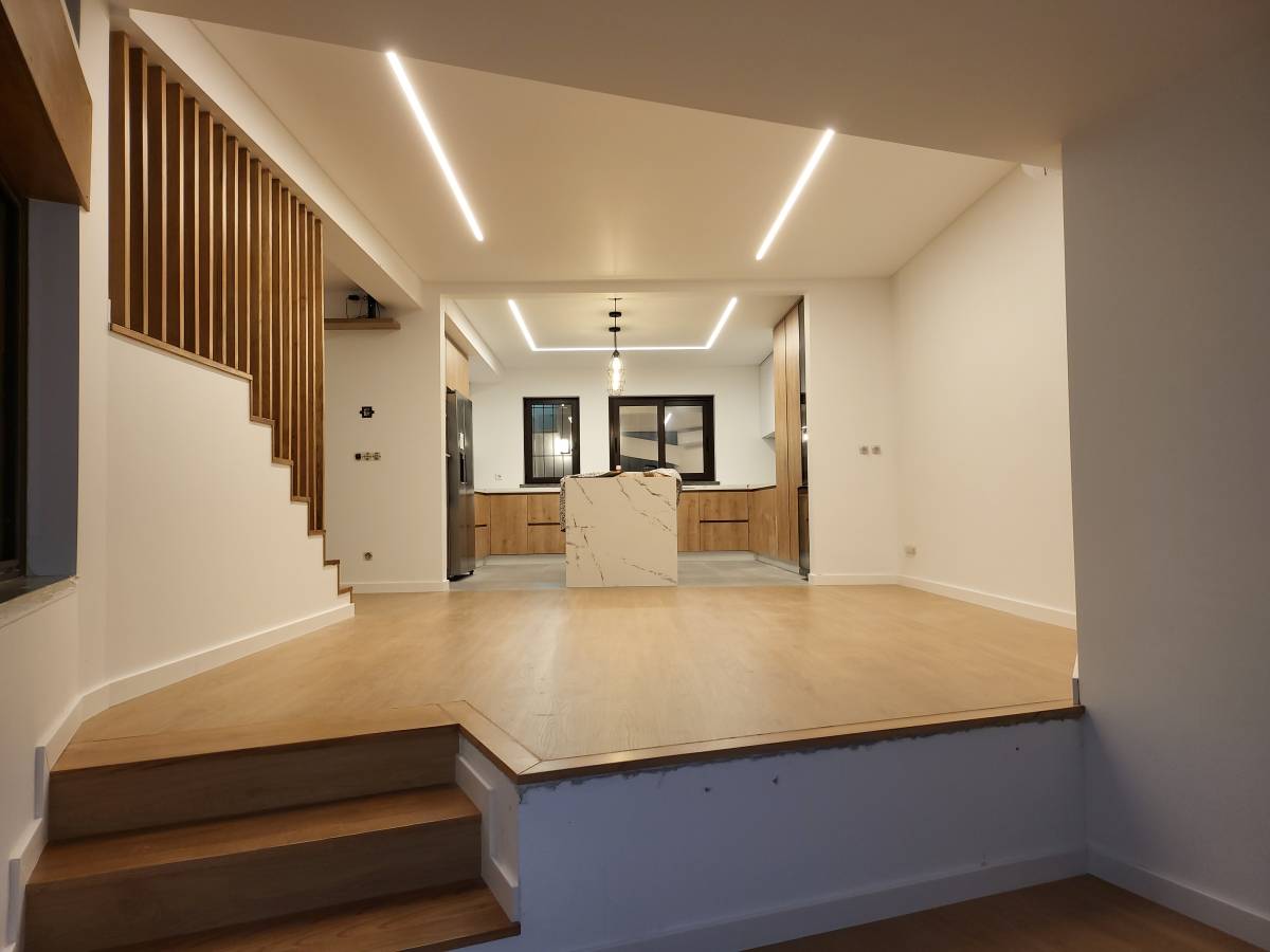 ESLP Lda - Seixal - Store Renovation