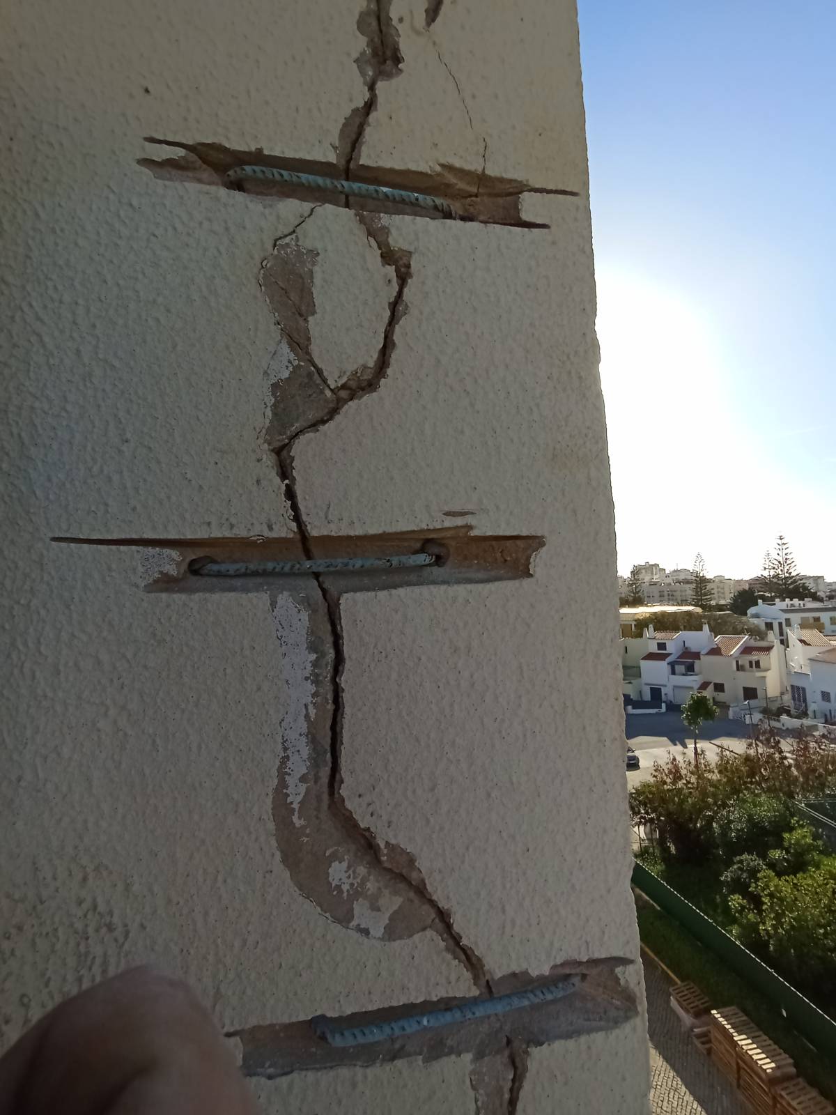 Linhares - Almada - Siding Installation, Repair, or Removal