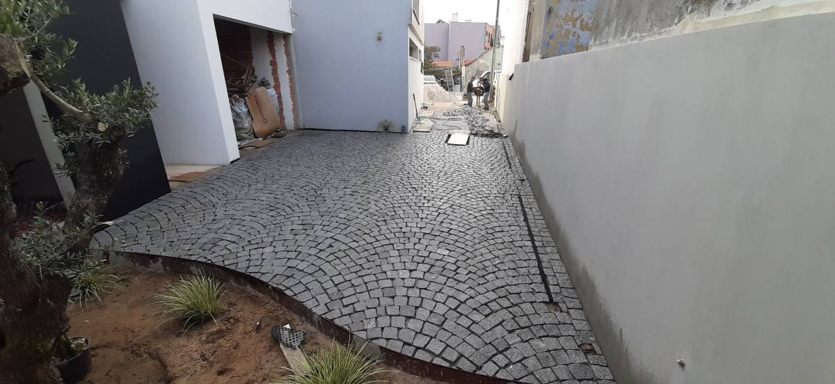 JC CALÇADAS - Setúbal - Instalação de Pavimento em Pedra ou Ladrilho