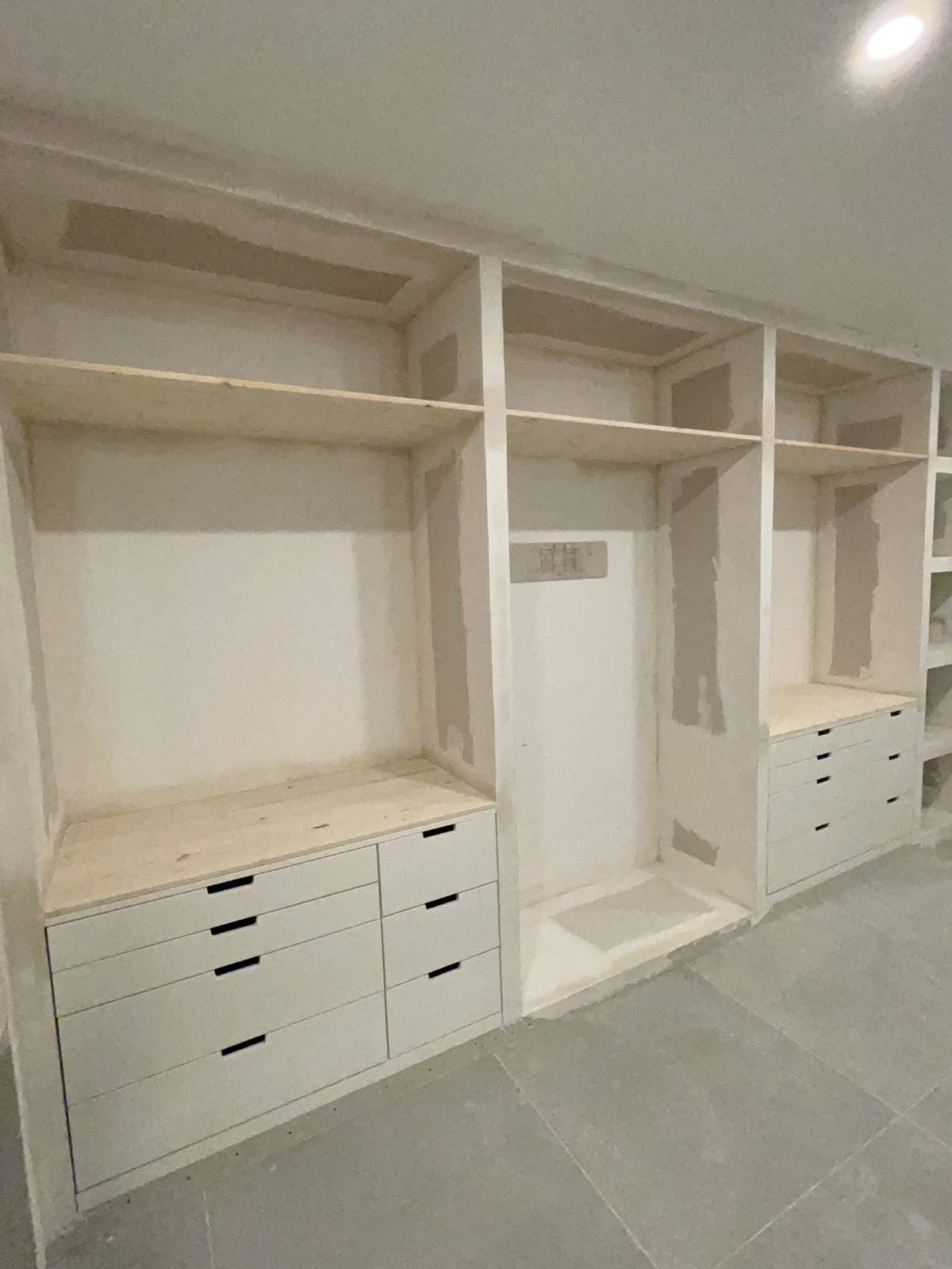 Edson Ferreira - Lagoa - Schrank umbauen