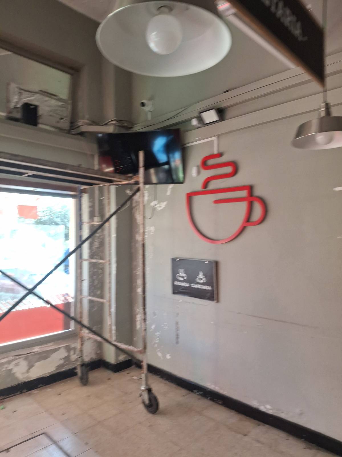 NovaCor - Sobral de Monte Agraço - Instalação de Pavimento em Pedra ou Ladrilho