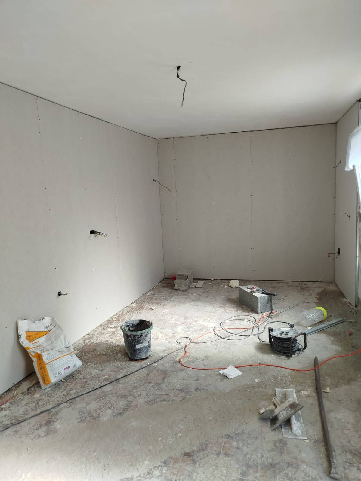 CVRemodelações - Leiria - Dusche oder Badewanne reparieren