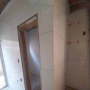 Tiago Souza - Anadia - Floor Tiling