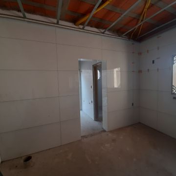 Tiago Souza - Anadia - Bathroom Tiling