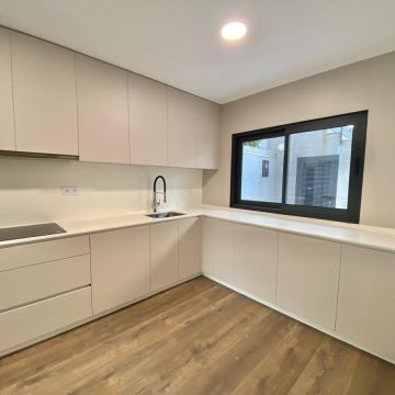 Convi - Braga - Remodelação de Armários