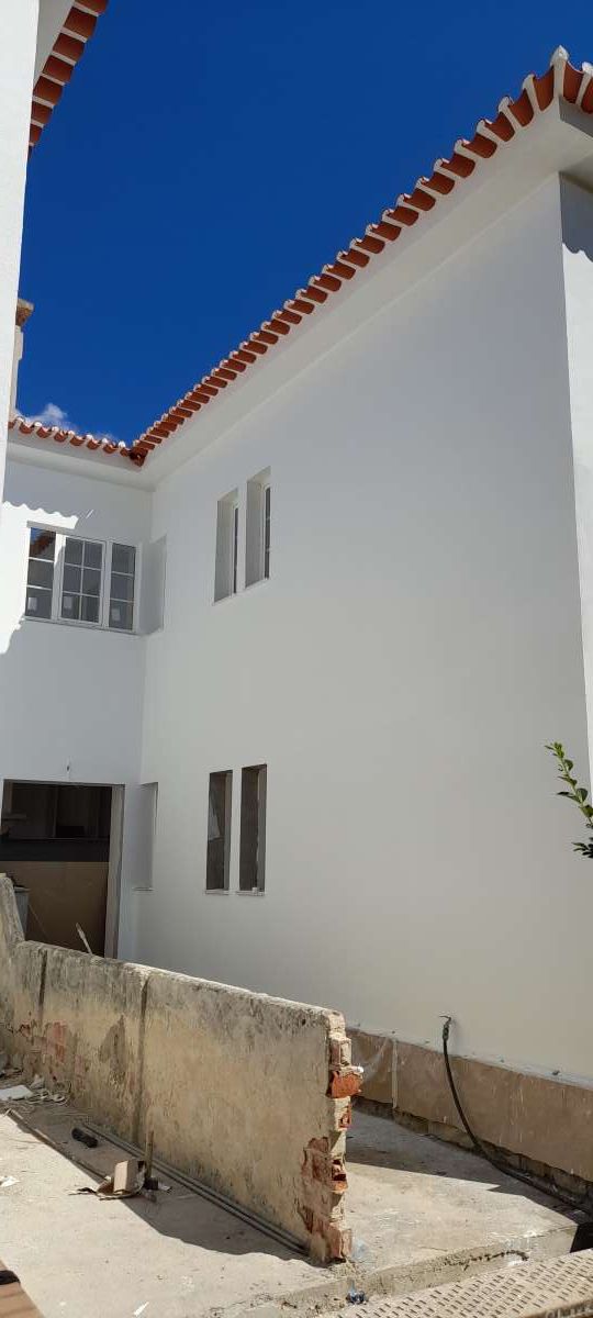 JB Construtec - Lisboa - Colocação de Rodapés