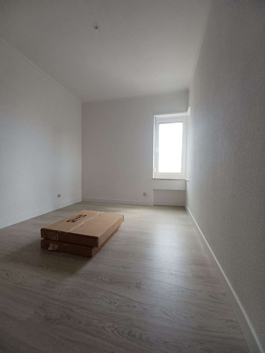 Tres mundos service unipessoal lda - Loures - Baseboards